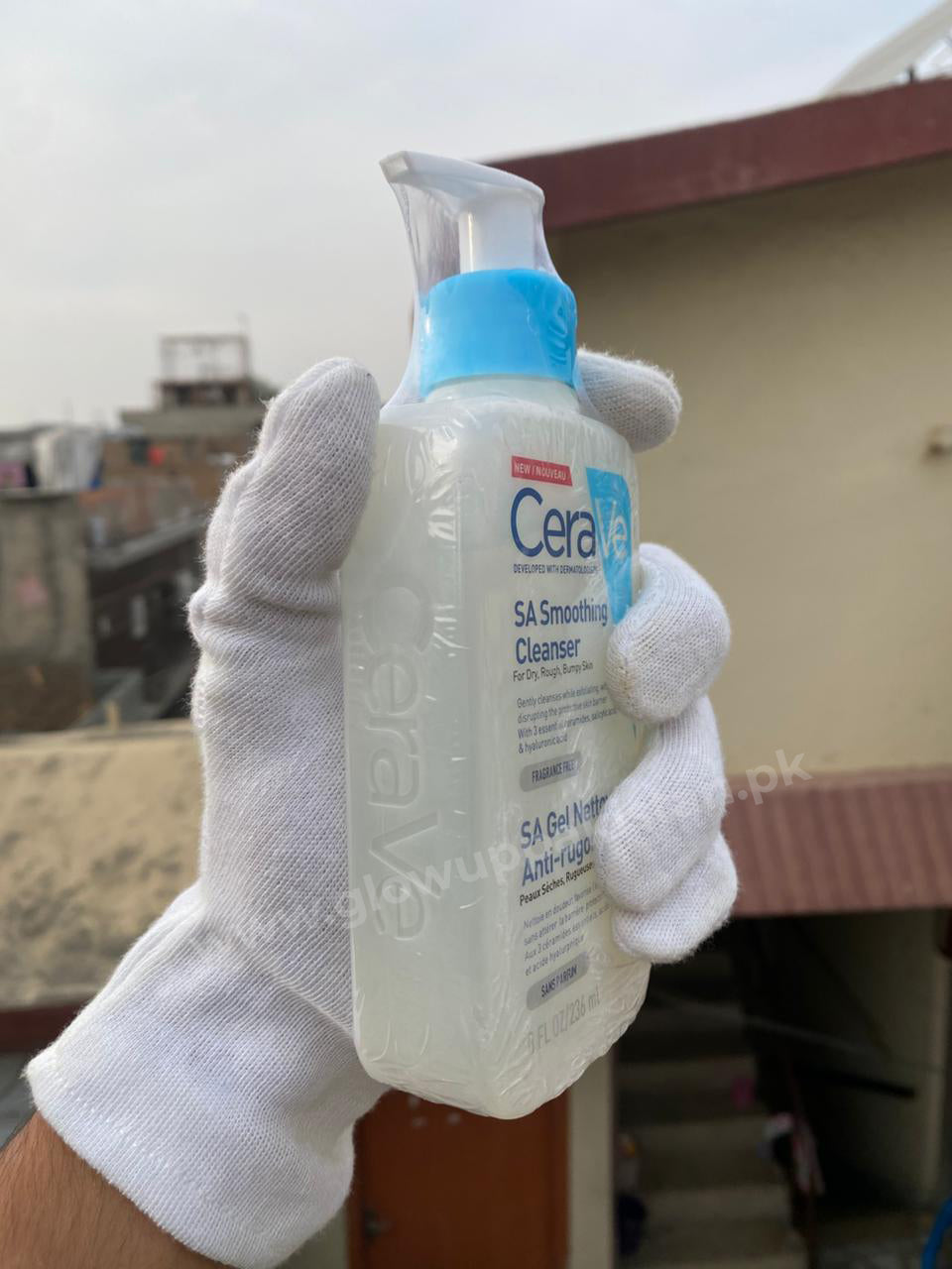 CeraVe SA smoothing Cleanser 236 ml (Cleanse rough, bumpy skin)